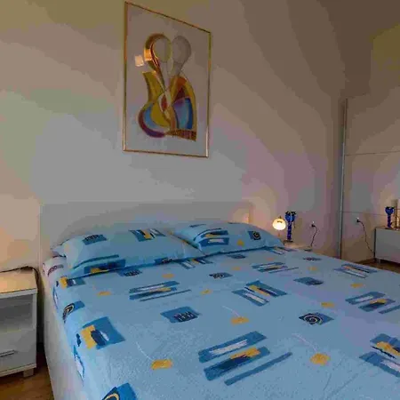 Apartment In 14231 *