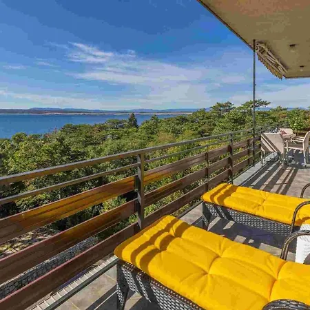 Apartment In 14231 Crikvenica
