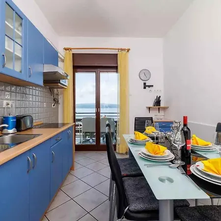 Apartment In 14231 Crikvenica