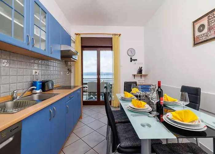 Apartman In 14231 Crikvenica